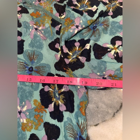 Know Rose Size Small Oversized Floral Print Women's Top - Picture 7 of 9